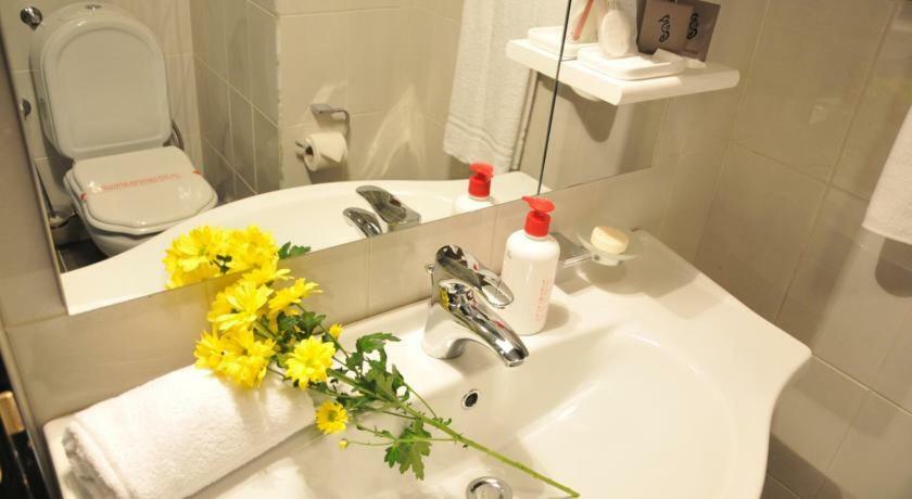 Hotel Yu Lukavica Buitenkant foto